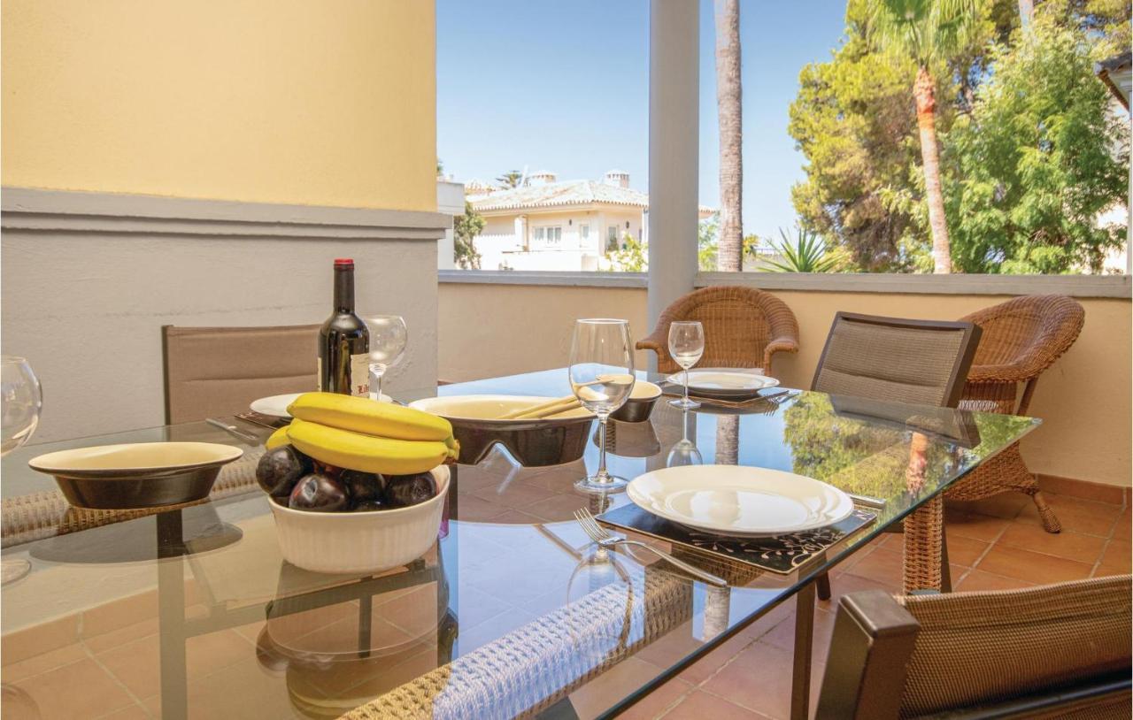 Beautiful Apartment In Marbella-Cabopino With 2 Bedrooms, Wifi And Outdoor Swimming Pool Eksteriør billede