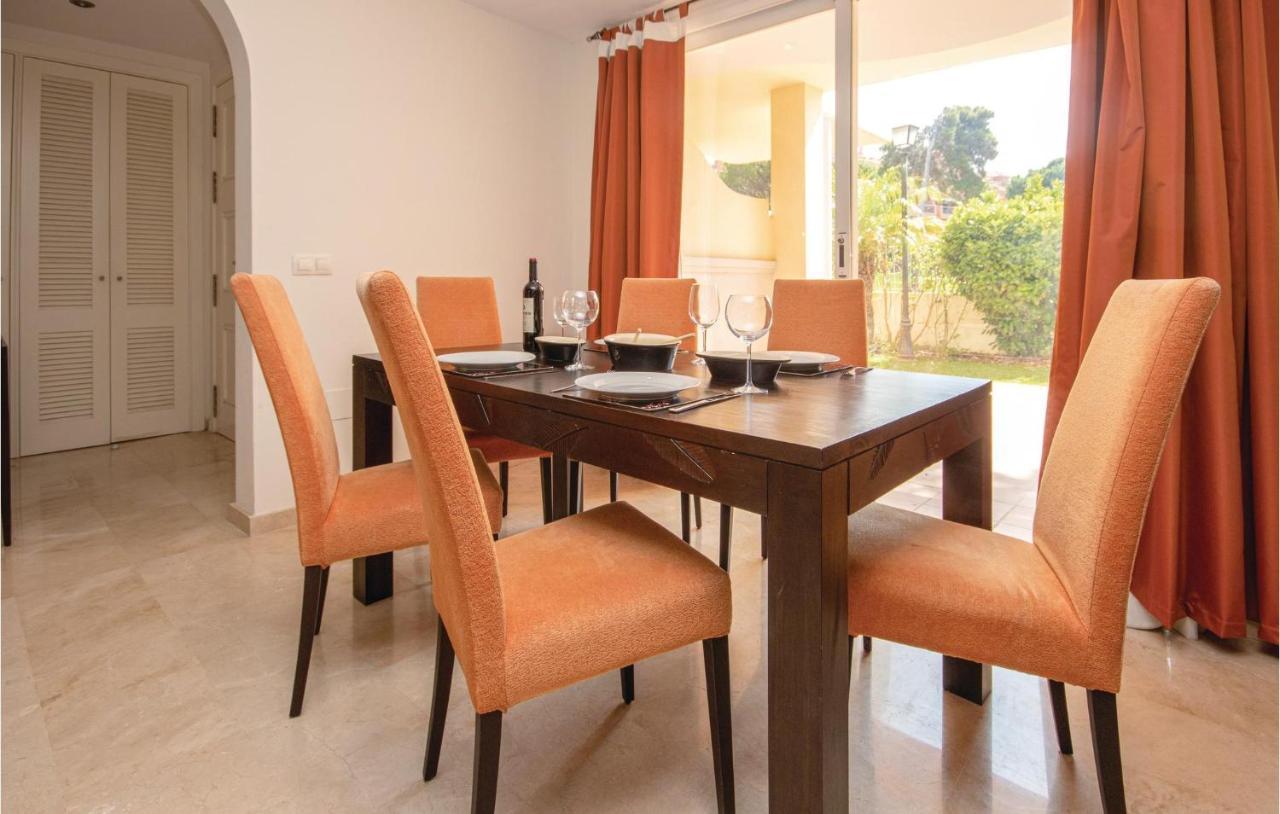 Beautiful Apartment In Marbella-Cabopino With 2 Bedrooms, Wifi And Outdoor Swimming Pool Eksteriør billede